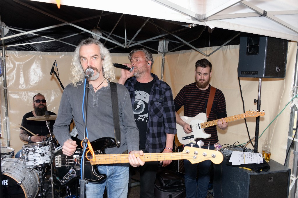 ../Images/Roved bij cafe De Punt Koningsdag 2017 044.jpg